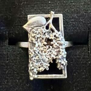 Sterling Silver Women's Lilac Ring - Size 7 - NWOT